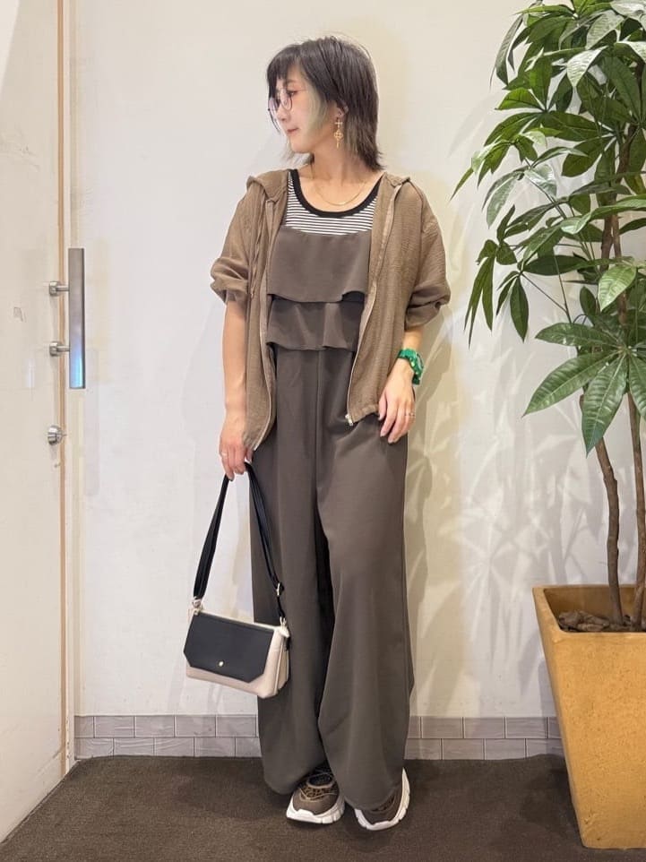 misakiさんの「SHOO･LA･RUE｜【S-LL】柔らかシアーでこなれるフーディブルゾン」を使ったコーディネート