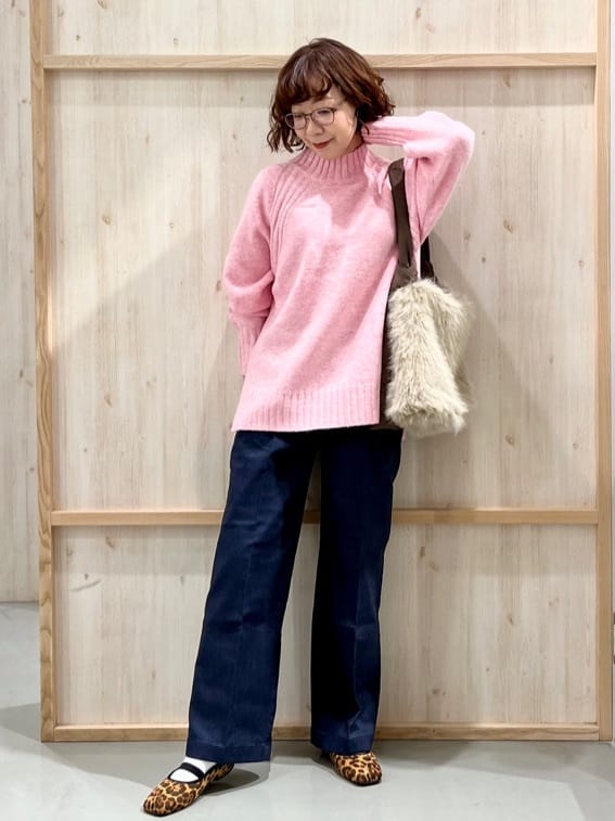 nakoさんの「THE SHOP TK｜ふんわり柔らかきれい色 ウール混ハイネックニット」を使ったコーディネート