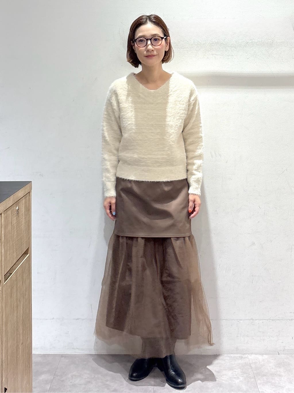 たけねぇさんの「OPAQUE.CLIP｜スパンコールフェザーVネックニット【洗濯機OK】」を使ったコーディネート