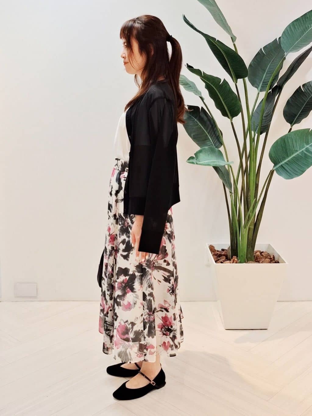 YuKaRiさんの「UNTITLED｜【接触冷感/洗える】Vネックコットンプルオーバー」を使ったコーディネート