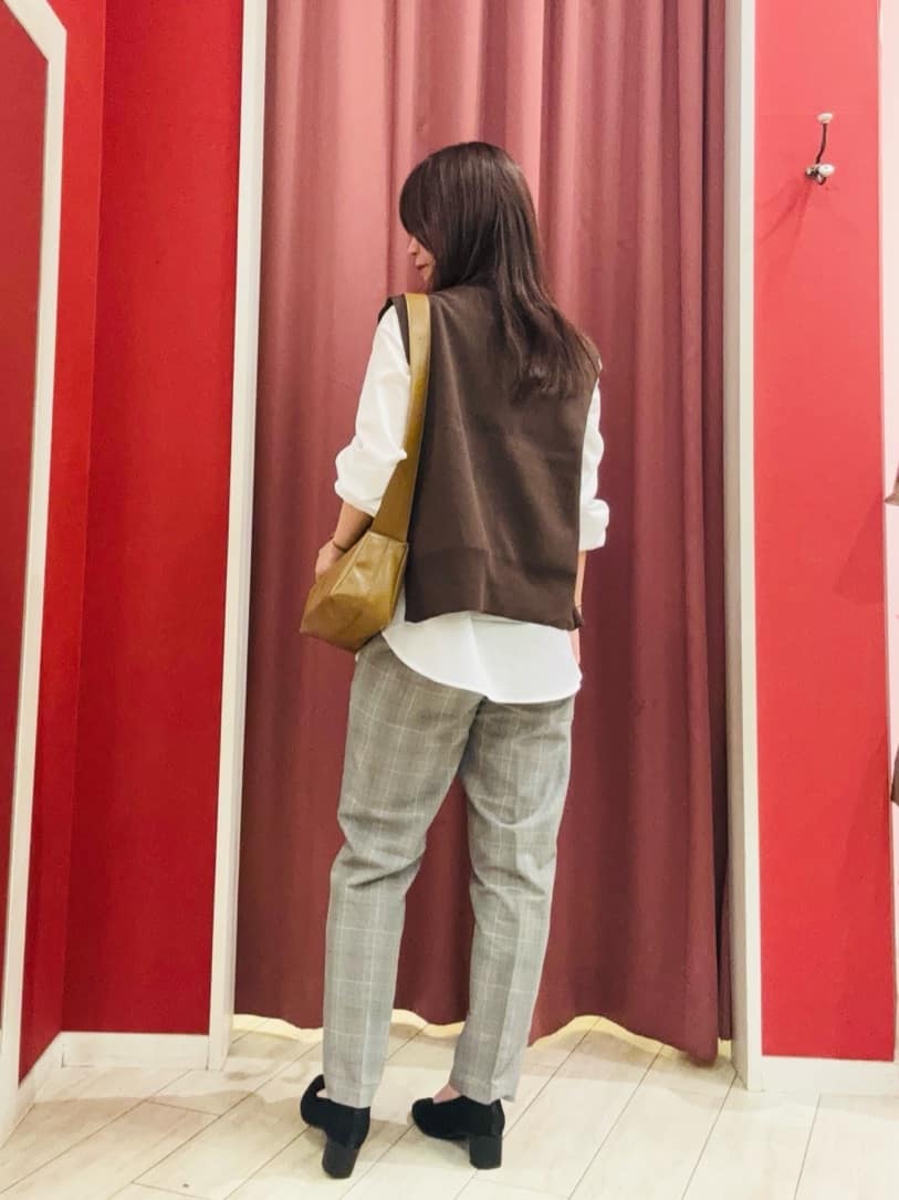 hassyさんの「SHOO･LA･RUE｜【S-LL/2点セット】着回し自在 ニットベスト＋フレアブラウス」を使ったコーディネート