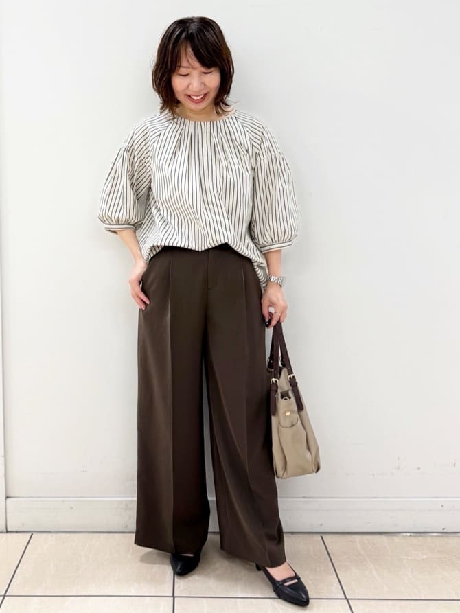 KIKIさんの「Reflect｜【E‐QUALITY／体型カバー／ゆったり着られる◎】ストライプ&times;パフスリーブのブラウス」を使ったコーディネート