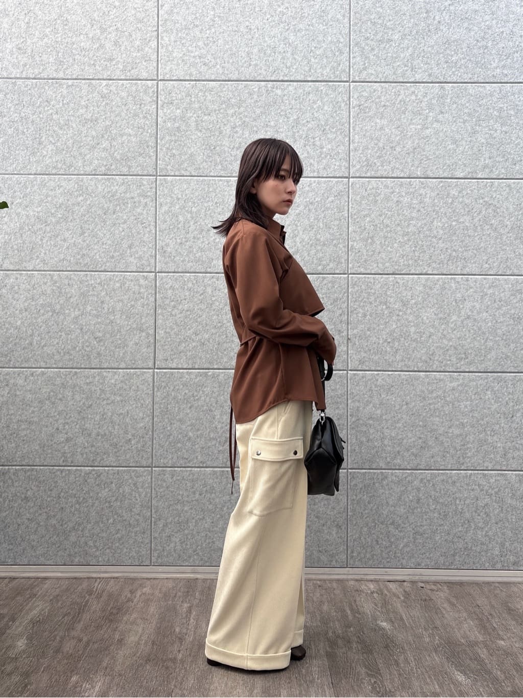 erikaさんの「INDIVI｜アシメジレシャツ」を使ったコーディネート