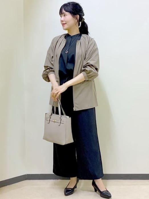  beni_gingerさんの「Reflect｜【E‐QUALITY／ウエスト総ゴム／セットアップ／単品使いOK◎】ブラウス＋ストレートパンツセット」を使ったコーディネート