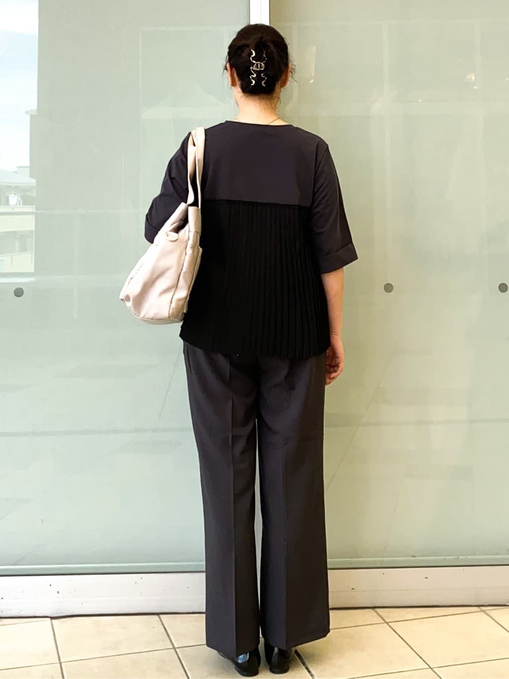 Jeanさんの「OPAQUE.CLIP｜プリーツドッキングカットソー【洗濯機OK】」を使ったコーディネート