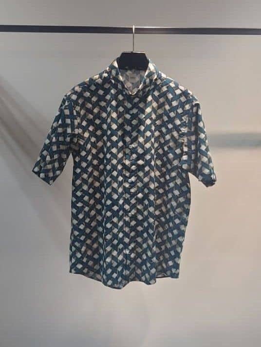 あまえびさんの「TAKEO KIKUCHI｜【COOL CITY WEAR】籠目アート柄 サッカーシャツ /通気性」を使ったコーディネート