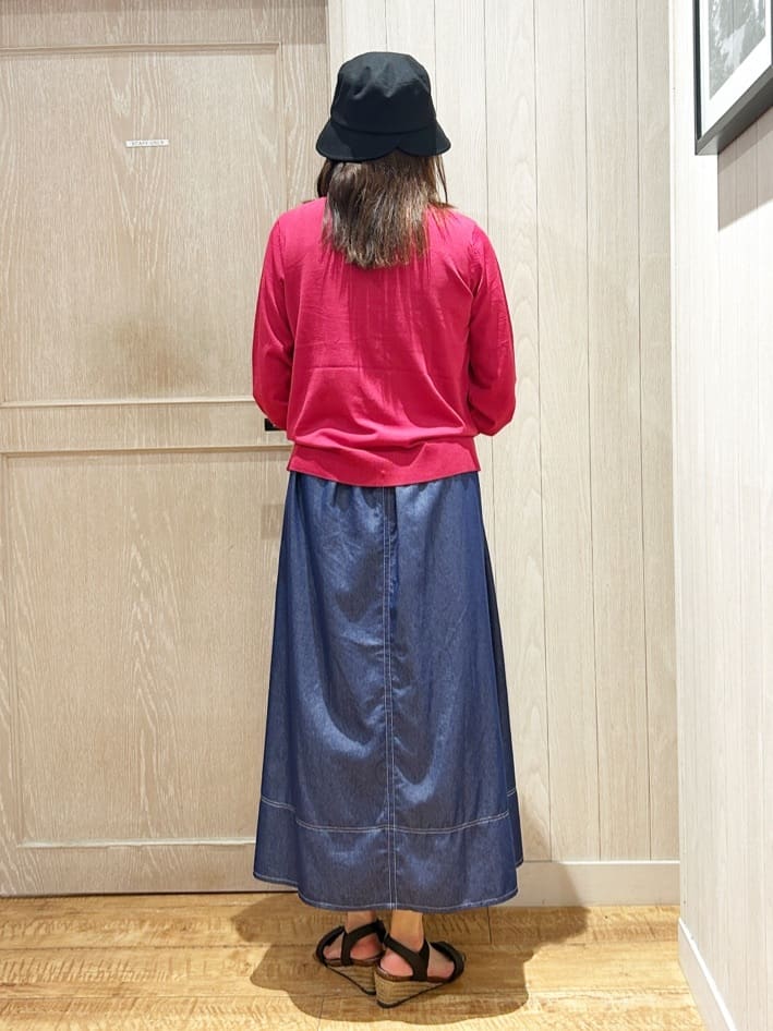 yukaさんの「SHOO･LA･RUE｜【洗える/S-LL】上品なラメ使い クルーネック ニットカーディガン」を使ったコーディネート