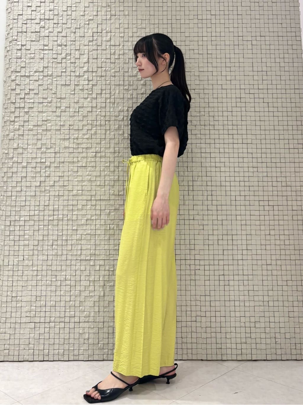 ibukiさんの「INDIVI｜◆【洗える／凹凸素材／UVケア】コンパクトトップス」を使ったコーディネート