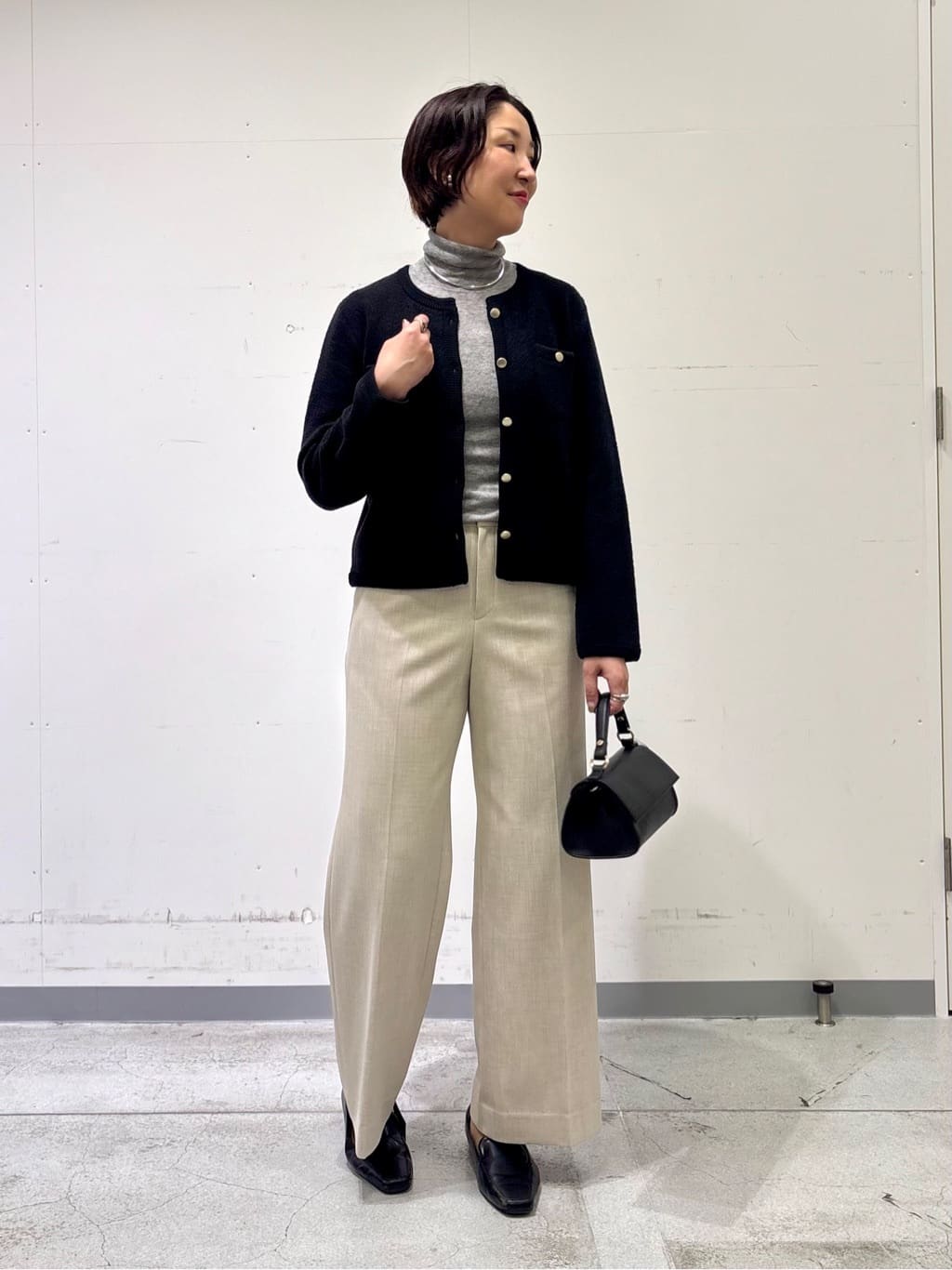 yuriさんの「INDIVI｜【洗える／薄手／ラメ】シアーラメニット」を使ったコーディネート