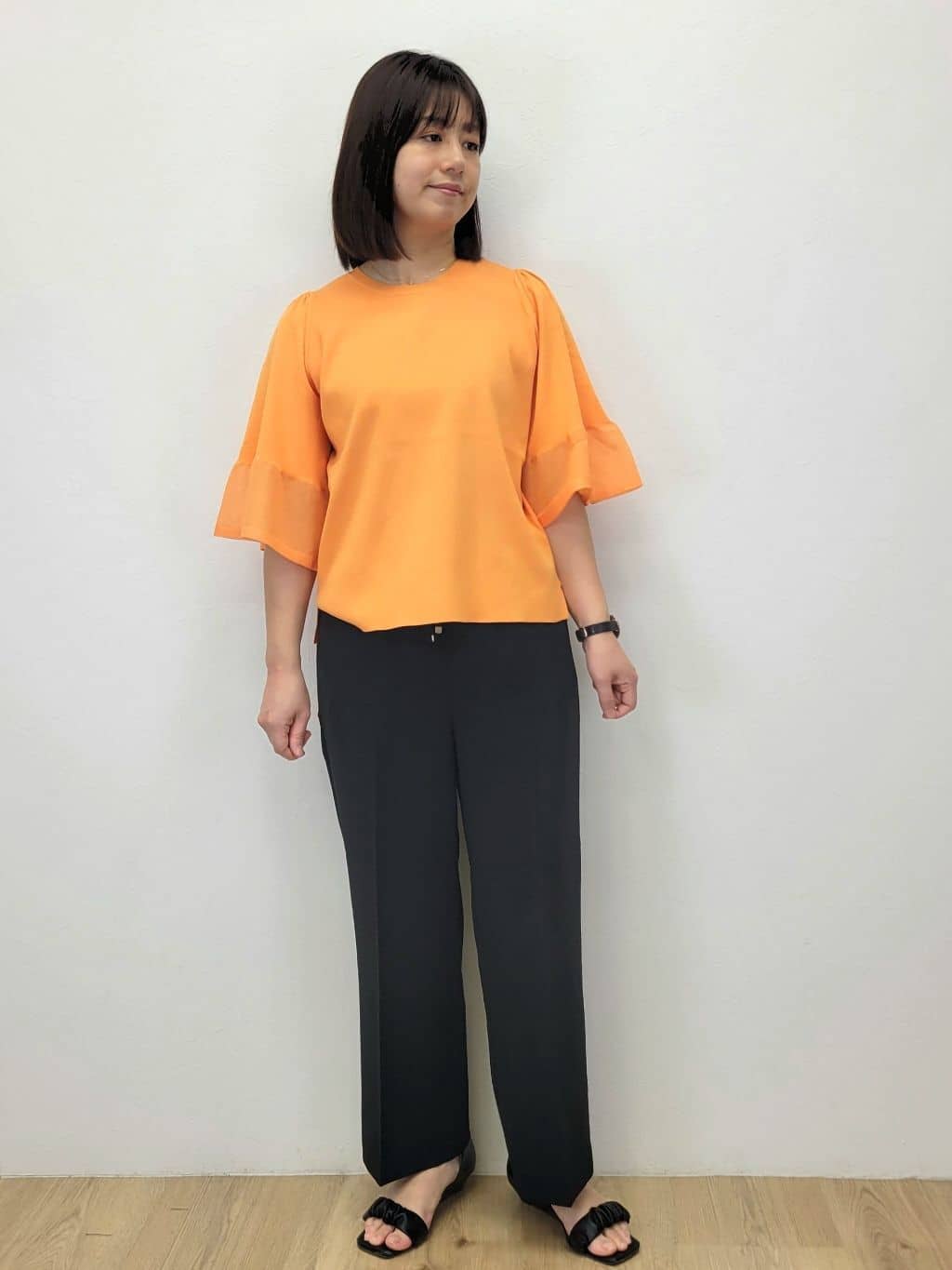 LISAさんの「OPAQUE.CLIP｜《5色展開》シアーフレアスリーブニット【洗濯機洗い可】」を使ったコーディネート