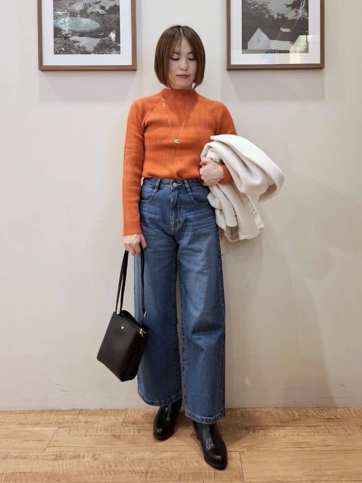 まあるさんの「SHOO･LA･RUE｜キラキラバックストレッチブーツ」を使ったコーディネート