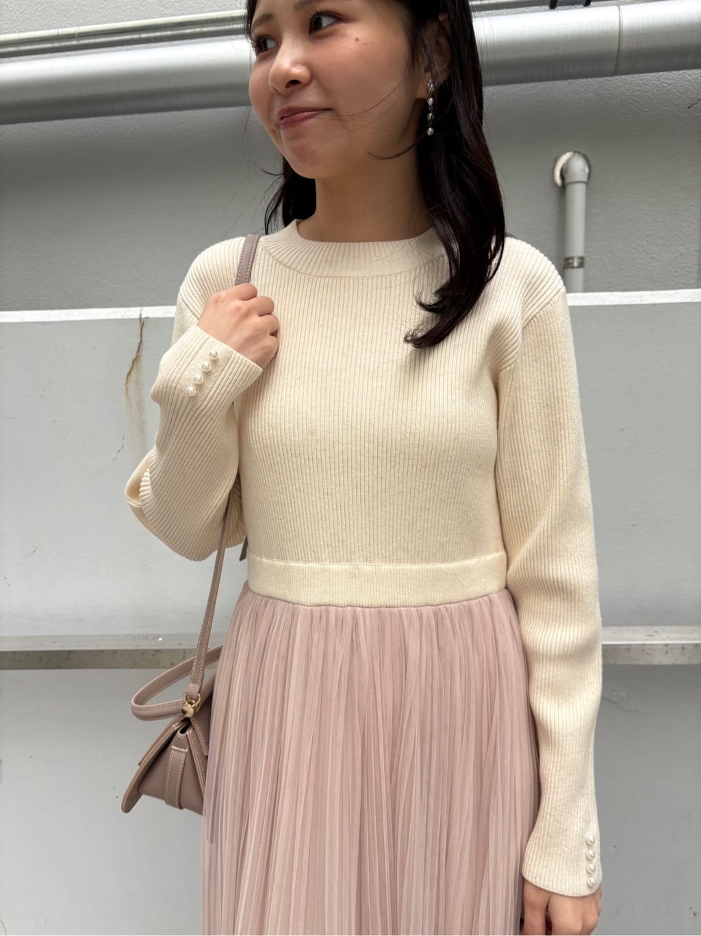 AOIさんの「Couture brooch｜【S-LL/キラキラリブニット】チュールドッキング ワンピース」を使ったコーディネート
