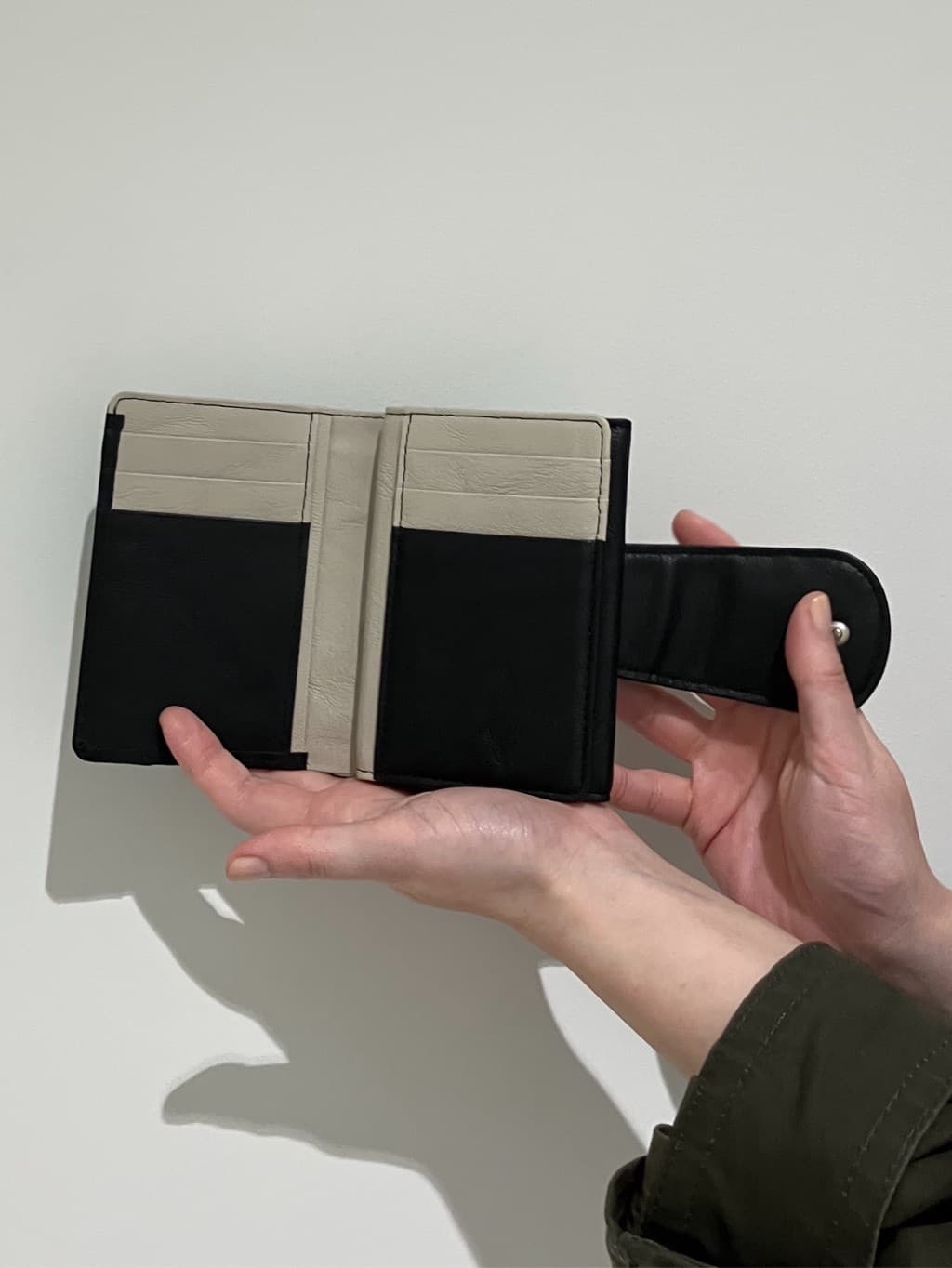 Cさんの「HIROKO HAYASHI｜BEFANA（ベファーナ）二つ折り財布」を使ったコーディネート