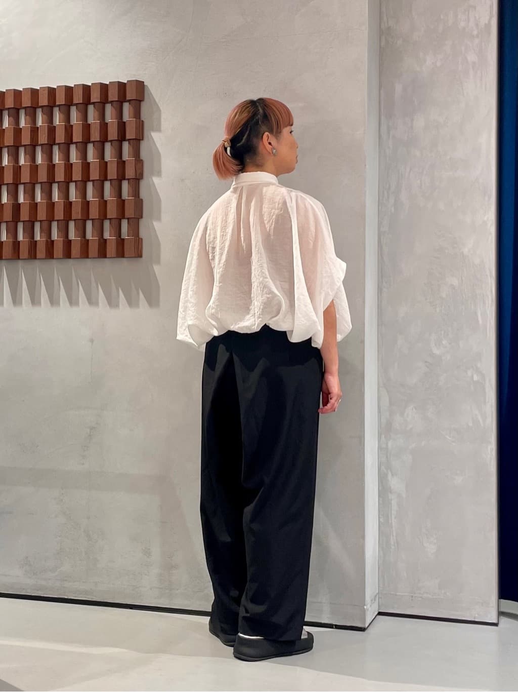 KOUさんの「INDIVI｜バルーンフォルムブラウス」を使ったコーディネート