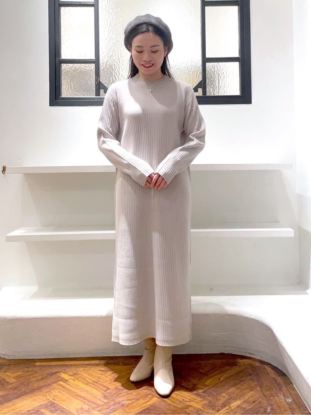 あんりさんの「grove｜【2点SET/体型カバー】一枚で決まる、ペプラムベスト&times;ニットワンピース」を使ったコーディネート
