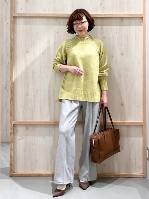 nakoさんの「THE SHOP TK｜ふんわり柔らかきれい色 ウール混ハイネックニット」を使ったコーディネート