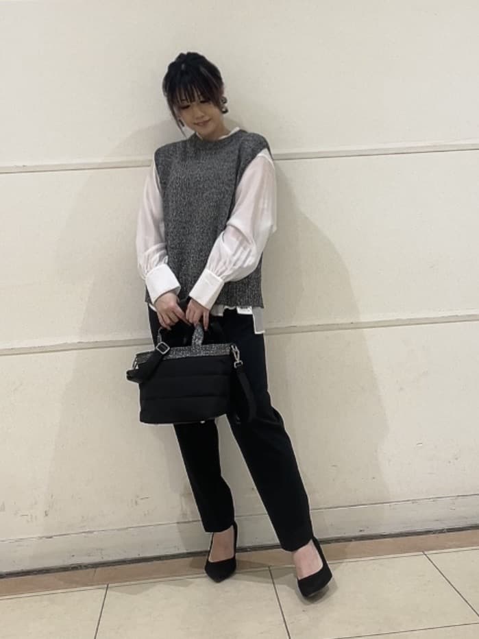 watanabeさんの「UNTITLED｜【重ね着レイヤードに】杢調ニットベスト」を使ったコーディネート