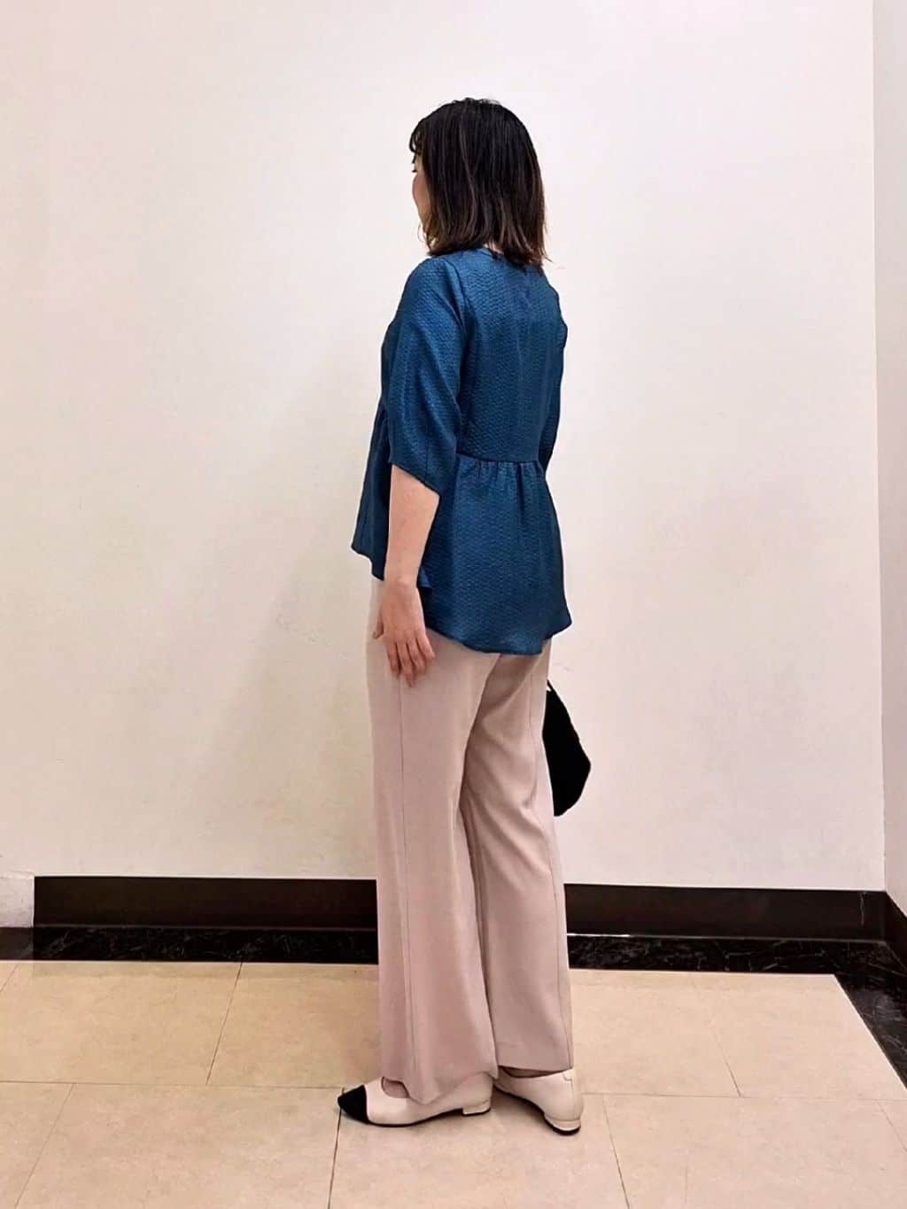 S.xuliさんの「Reflect｜【すっきり見え！長め丈】ペプラムデザインシアーブラウス」を使ったコーディネート