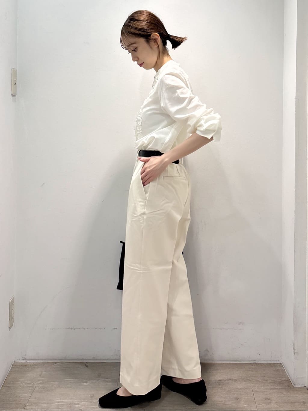 ぶまりんさんの「OPAQUE.CLIP｜フロントフリルブラウス【洗濯機OK】」を使ったコーディネート