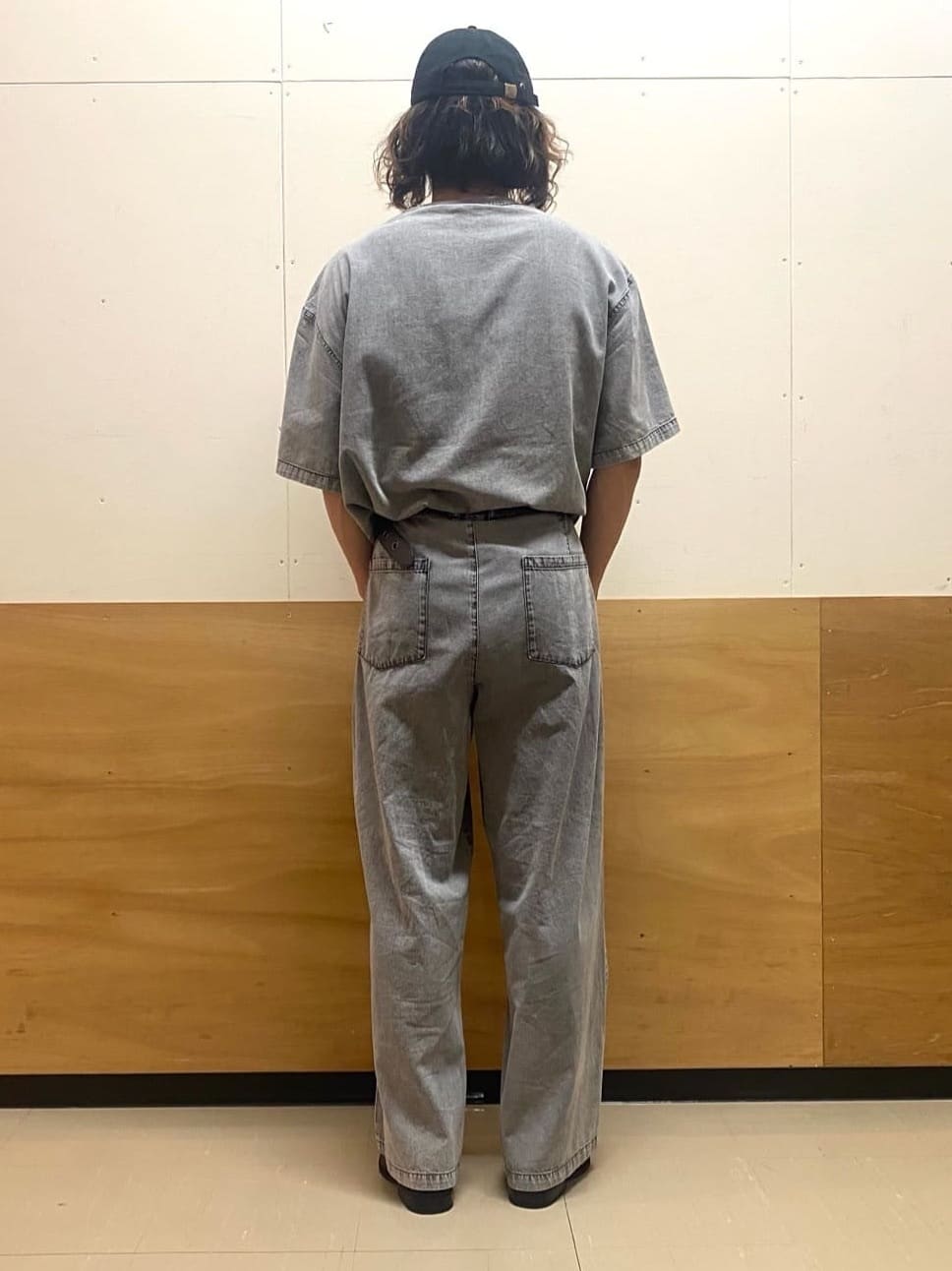 keyさんの「THE SHOP TK｜ライトデニム半袖Tシャツ【洗濯機OK】」を使ったコーディネート