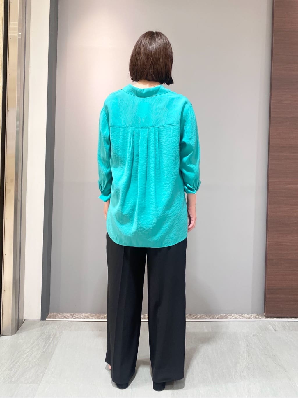 YUKARIさんの「INDIVI｜【体型カバー／清涼感】シアーオーバーシャツ」を使ったコーディネート