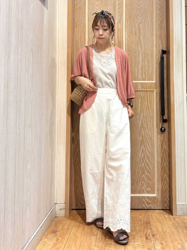meiさんの「SHOO･LA･RUE｜【UV/さらさらタッチ】女性らしさ漂う 5分袖ボレロカーディガン」を使ったコーディネート