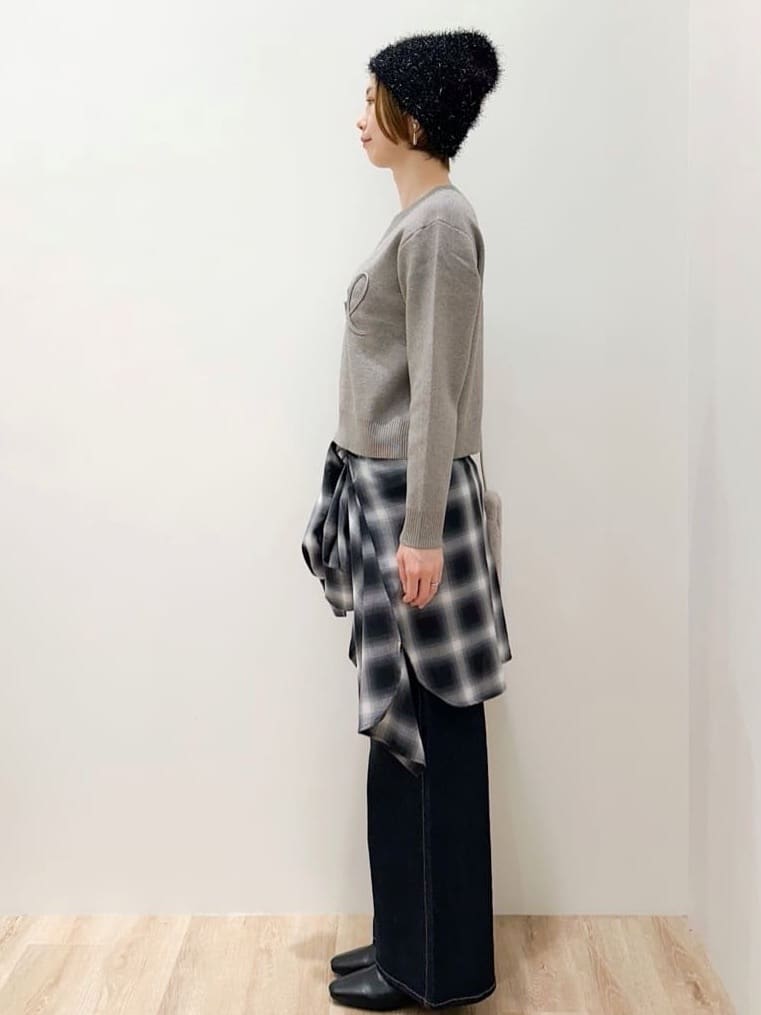 yurieさんの「OPAQUE.CLIP｜チェーン刺繍ロゴニット【洗濯機OK】」を使ったコーディネート