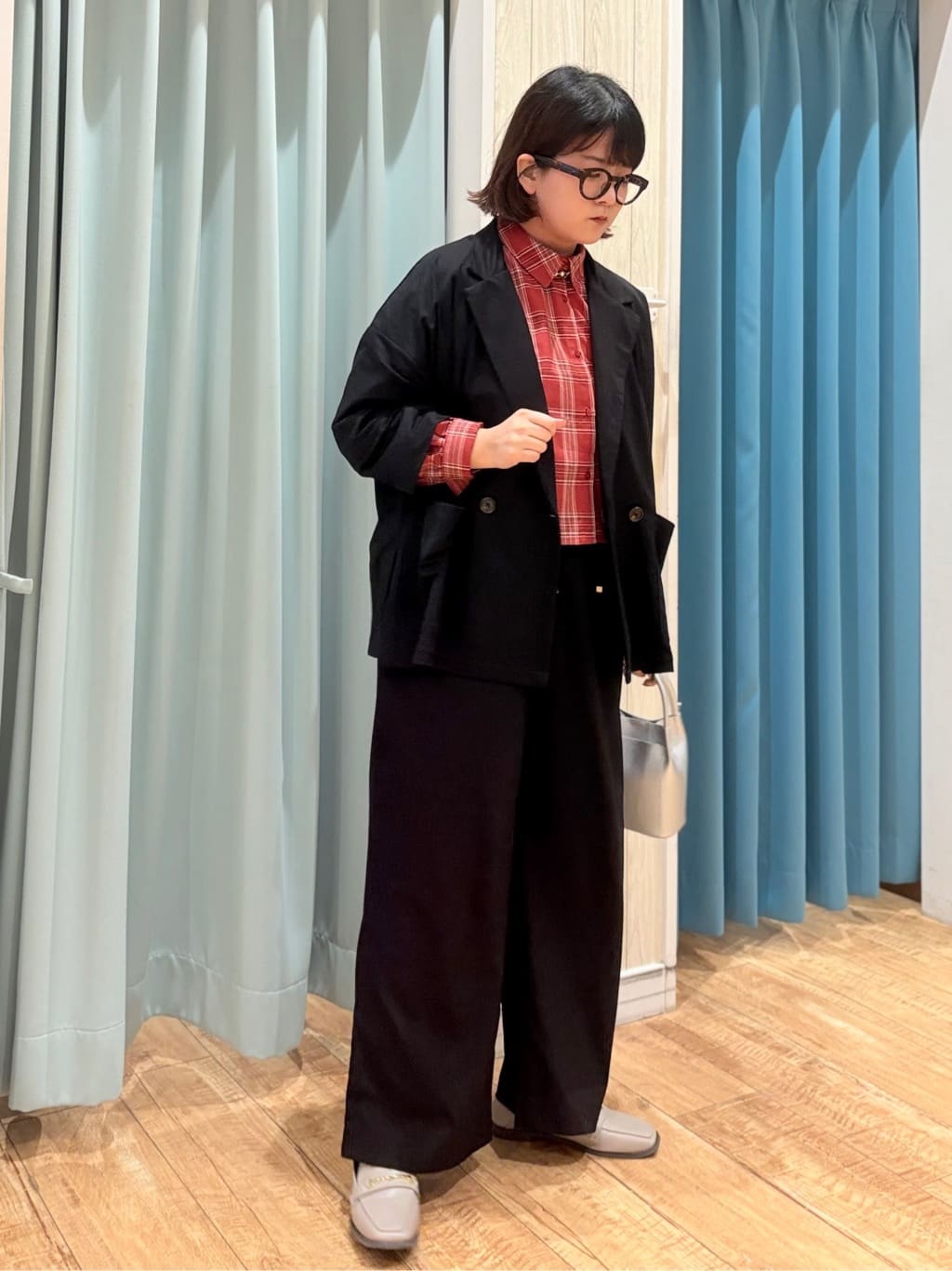 砂糖さんの「SHOO･LA･RUE｜【S-LL/ひんやり】さらっとしたタッチが心地よい ダブルブレストジャケット」を使ったコーディネート