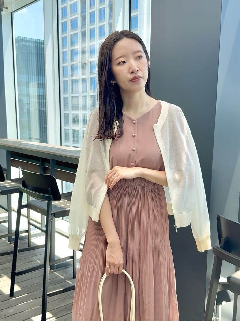 teiさんの「Couture brooch｜LEVITAシアージップアップブルゾン」を使ったコーディネート