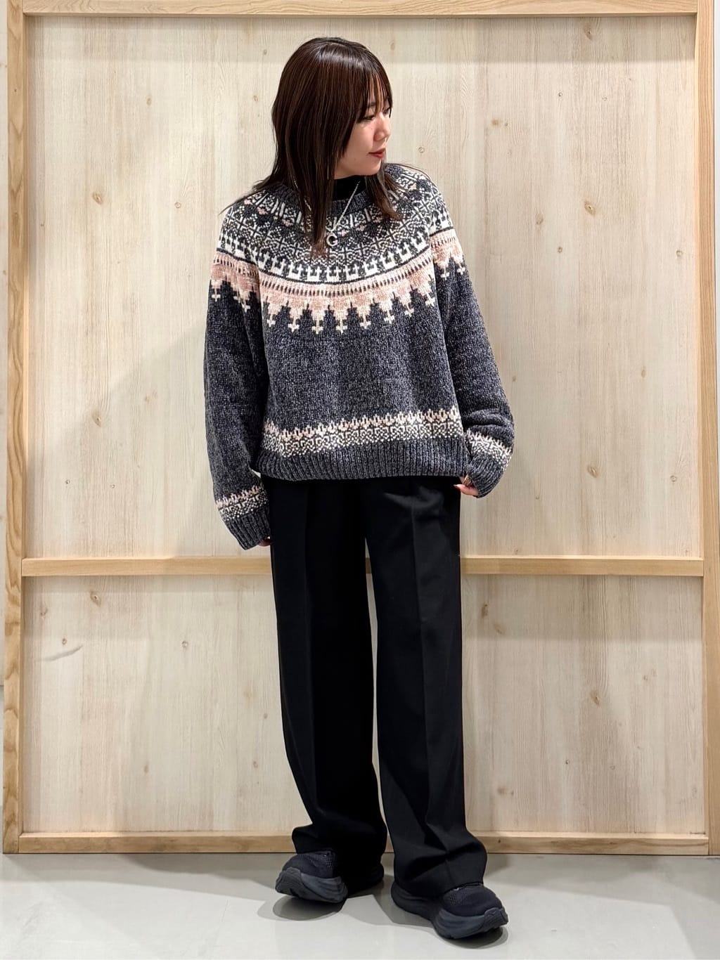 nanaさんの「THE SHOP TK｜上品さと少しの遊び心を モール求心柄ニット」を使ったコーディネート