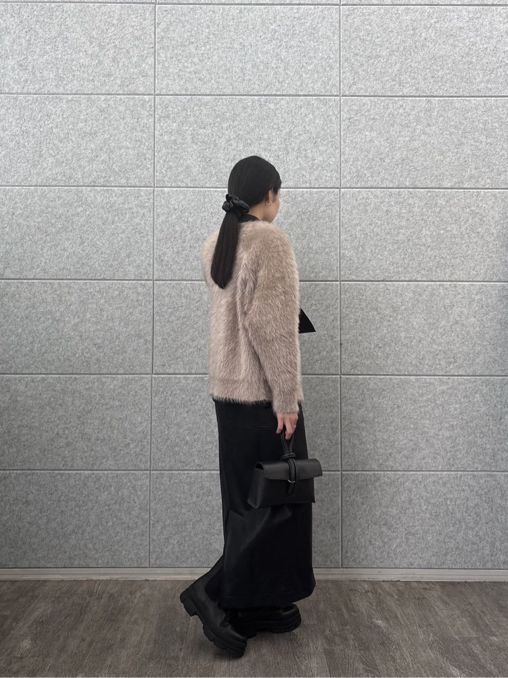 ひなさんの「INDIVI｜タイプライター2Wayボウタイブラウス」を使ったコーディネート