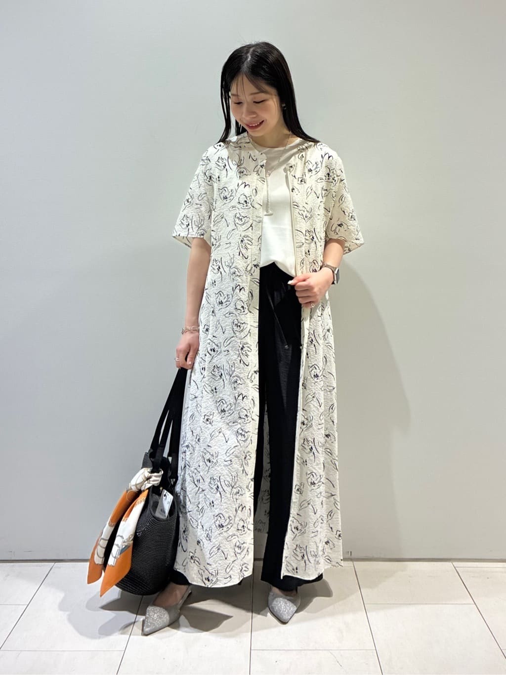 KAOさんの「INDIVI｜【洗える／UVケア／SETUP可能】ドロストワイドパンツ」を使ったコーディネート