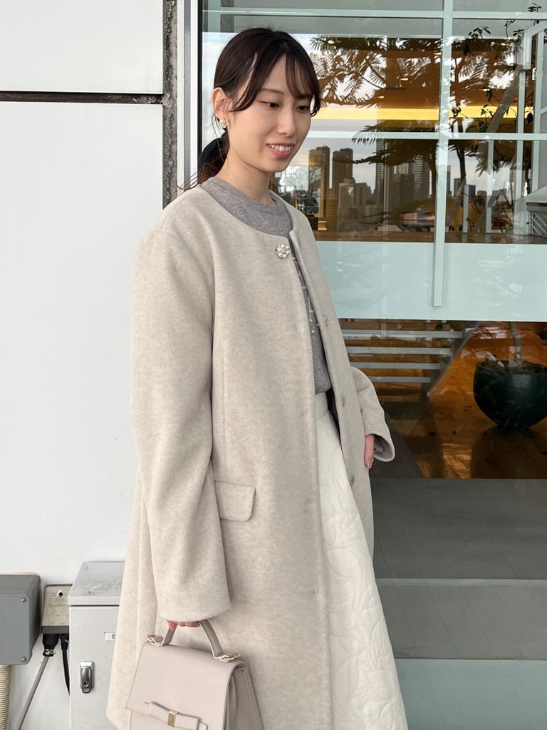 はばさんの「Couture brooch｜【パール調・ビジューデザイン】華やかロゴニット」を使ったコーディネート