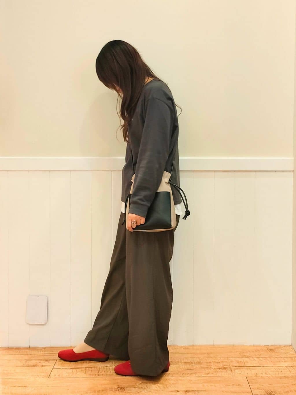 NMさんの「SHOO･LA･RUE｜グラフィックアソート ベーシックロンT」を使ったコーディネート