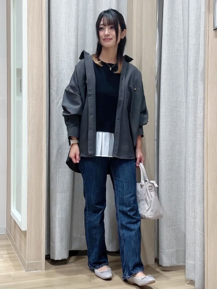 Fumikaさんの「grove｜【カセット服/選べる着丈】洗濯機で洗えるオーバーシャツ」を使ったコーディネート