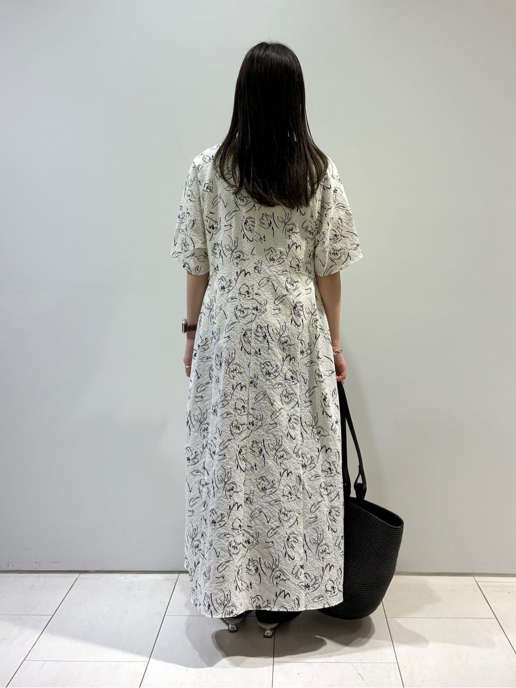 KAOさんの「INDIVI｜【洗える／UVケア／SETUP可能】ドロストワイドパンツ」を使ったコーディネート