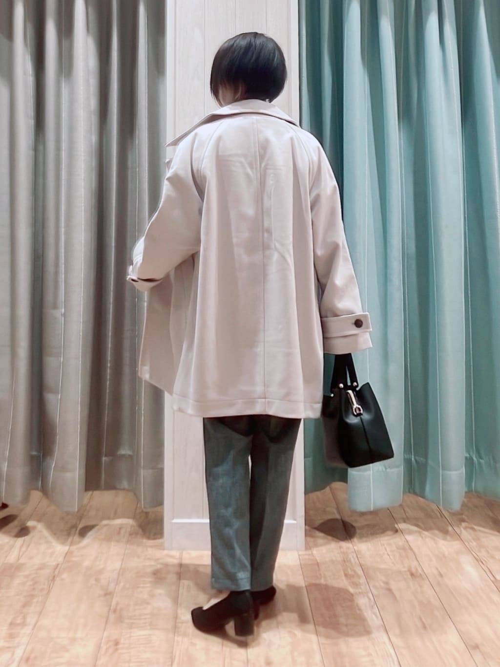 aaamiさんの「SHOO･LA･RUE｜【洗濯機可/S-LL】美脚見え あったか裏起毛 テーパードパンツ」を使ったコーディネート