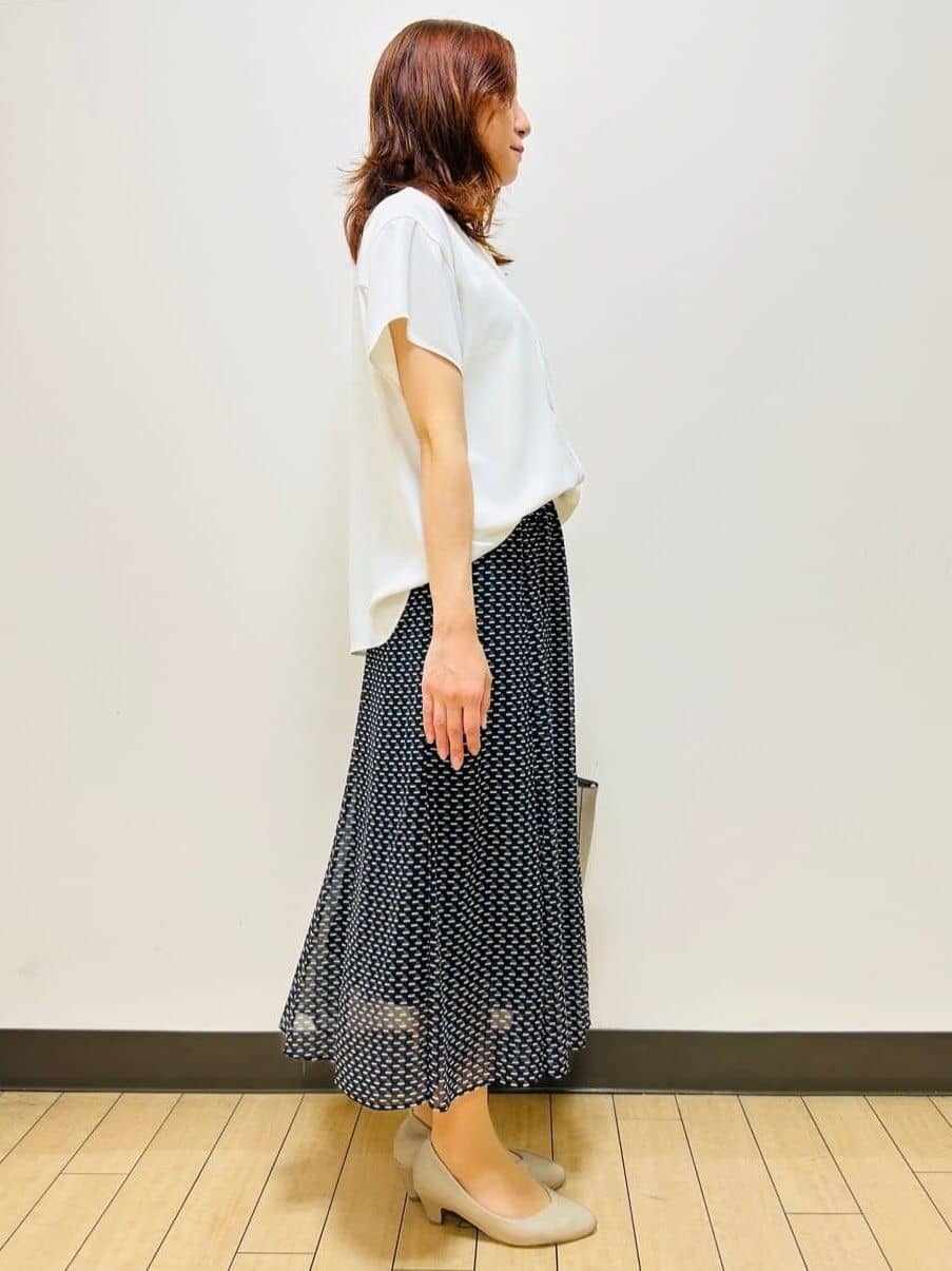 miiiさんの「Reflect｜【インナーに◎／すっきり見え！長め丈】タックデティールブラウス」を使ったコーディネート