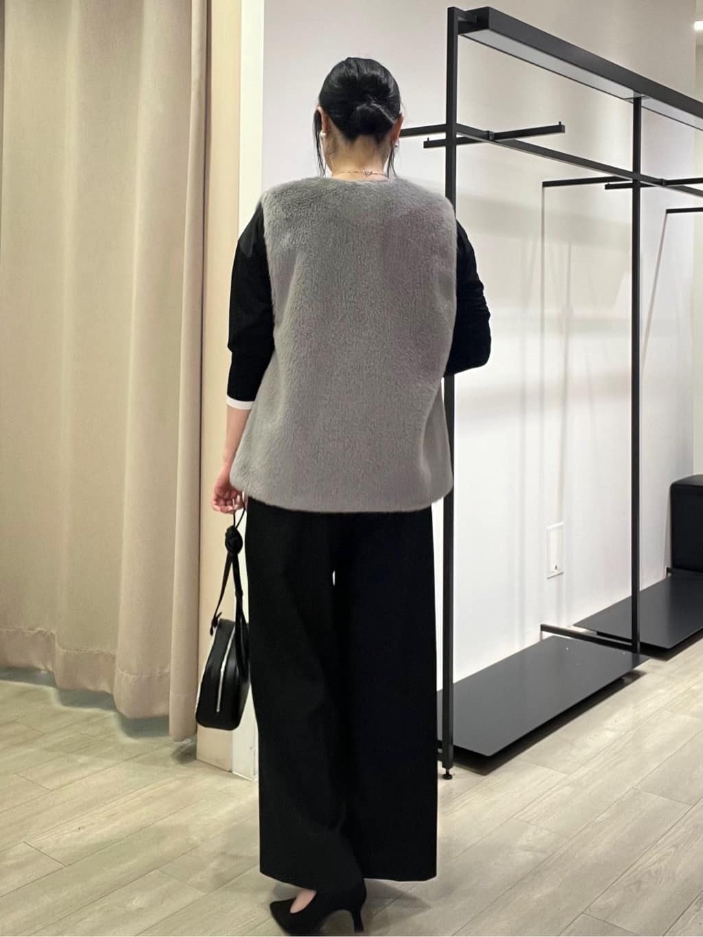 TOMOMIさんの「INDIVI｜ストレッチシアーロングTシャツ」を使ったコーディネート