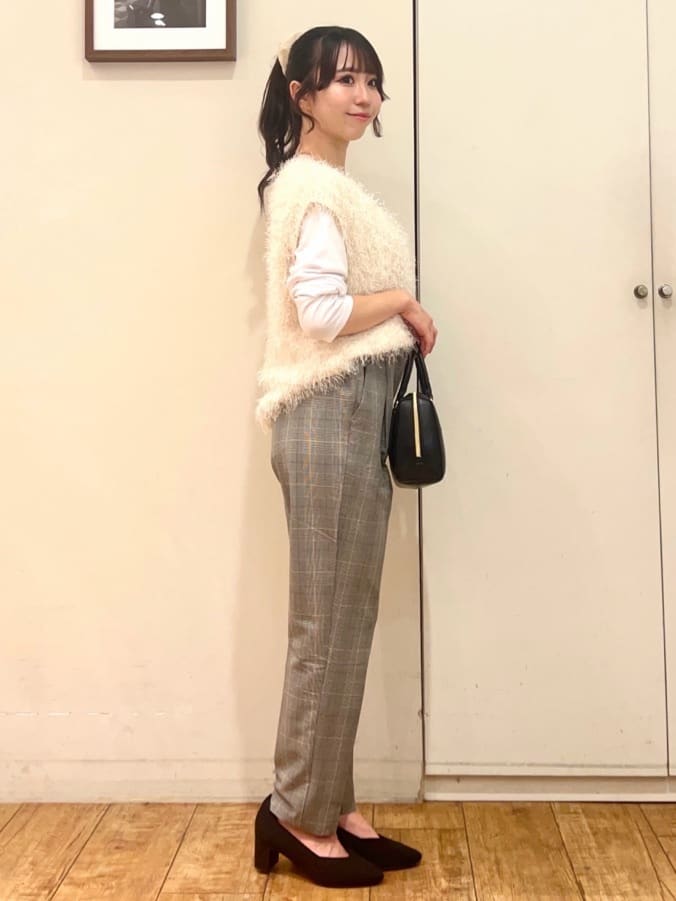 AIRIさんの「SHOO･LA･RUE｜【高レビュー/SS-LL/美脚シルエット】すっきりきれい見え テーパードパンツ」を使ったコーディネート