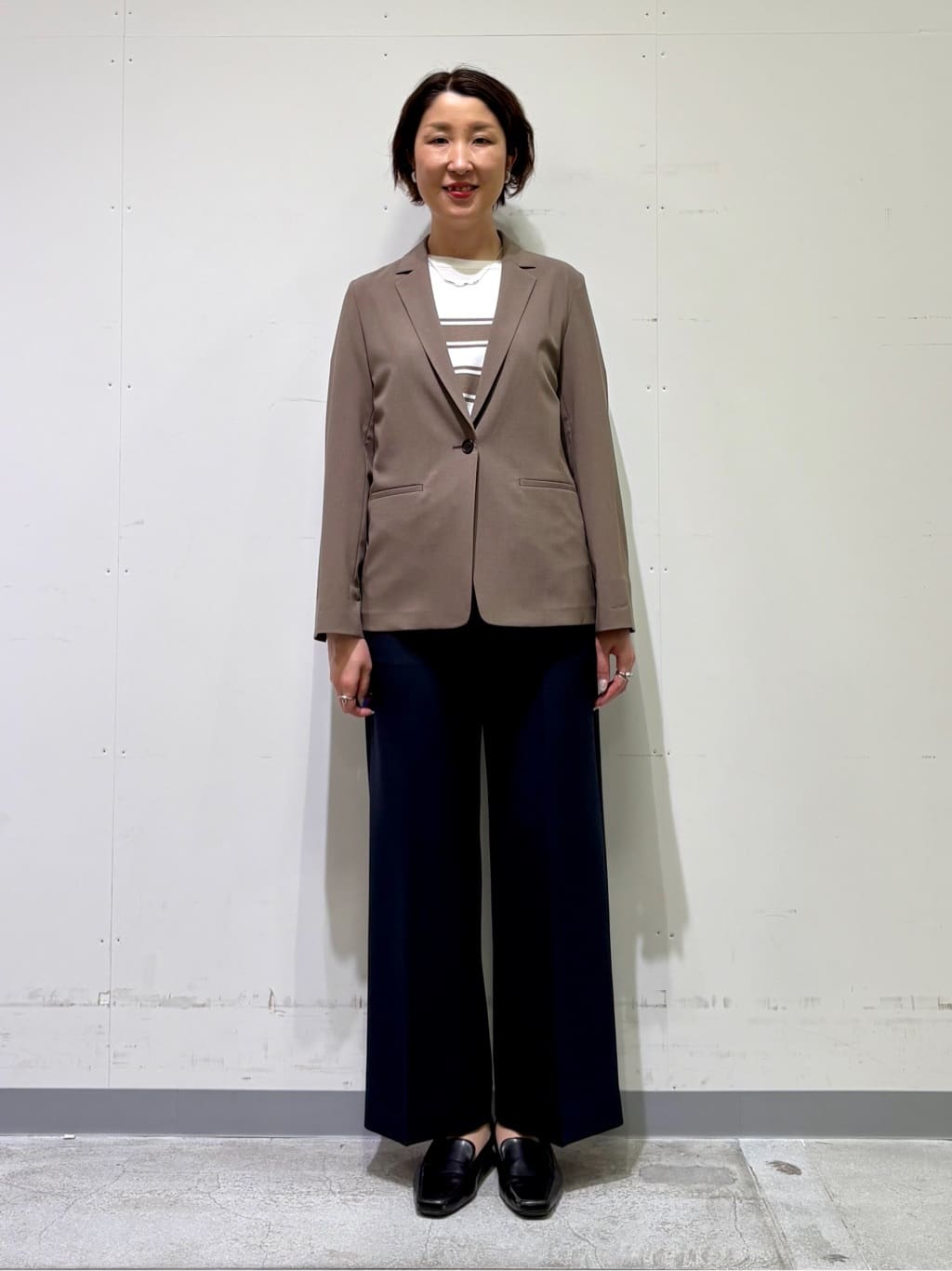 yuriさんの「INDIVI｜【洗える／UVケア／SETUP可能】ウール調ワイドパンツ」を使ったコーディネート