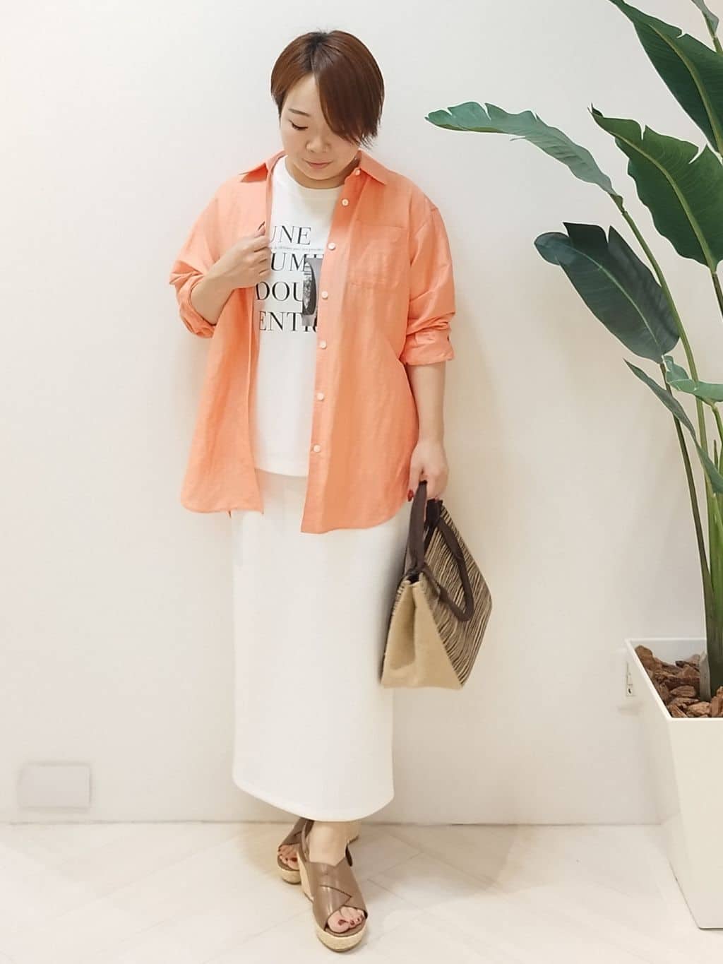 s u g iさんの「UNTITLED｜【ロゴT/プリントT】グラフィックTシャツ」を使ったコーディネート