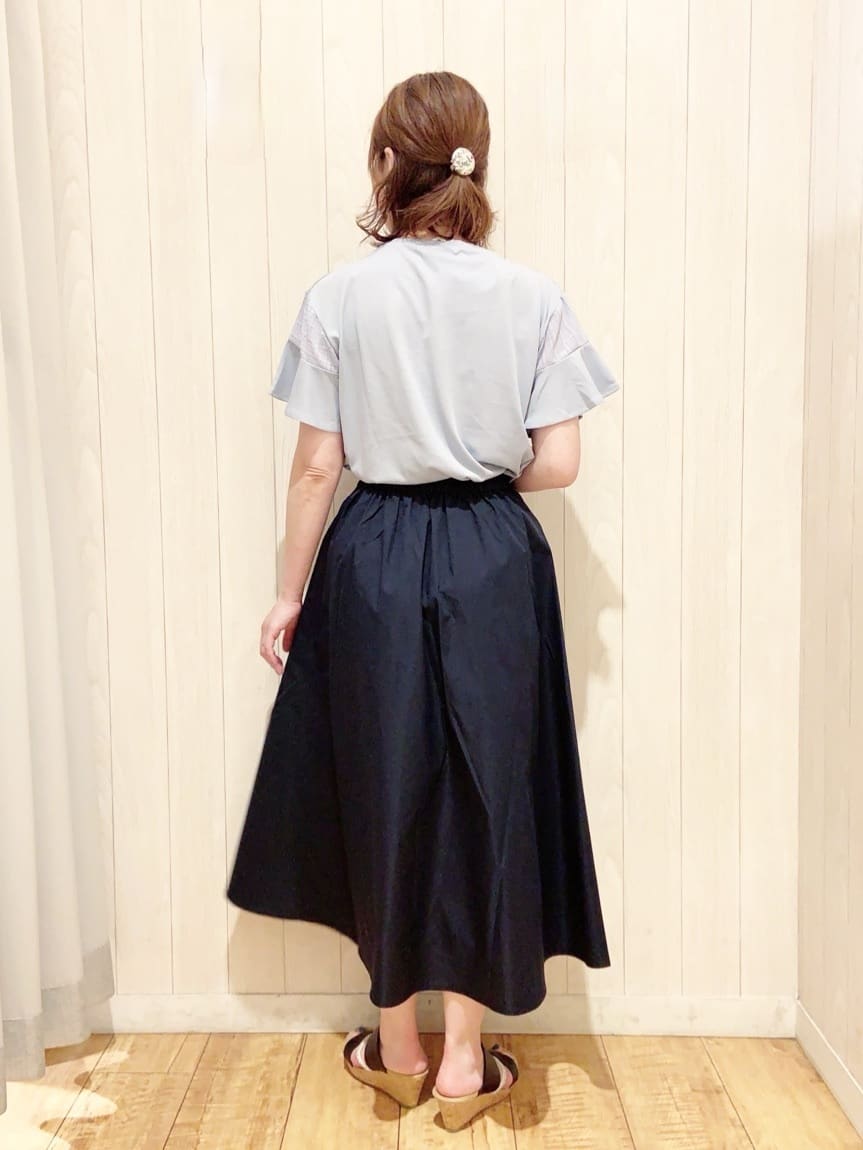 あいこさんの「SHOO･LA･RUE｜【洗える/S-LL/撥水】タックギャザー フレアスカート」を使ったコーディネート