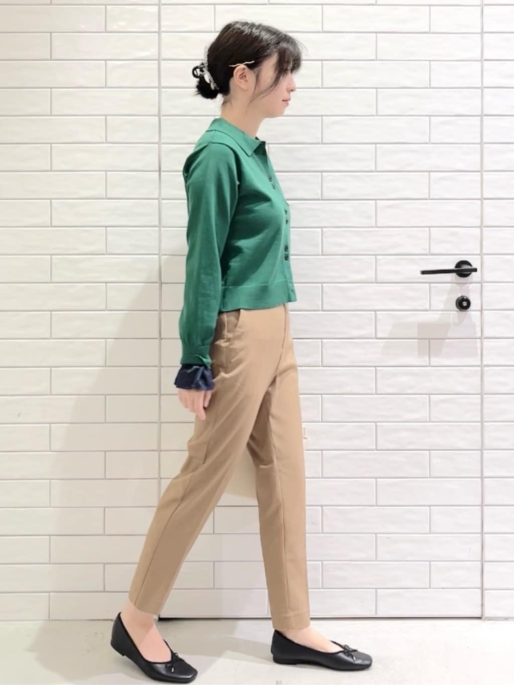 しおりさんの「OPAQUE.CLIP｜《SS-LLサイズ》ハイストレッチイージースティックパンツ【洗濯機洗い可】」を使ったコーディネート