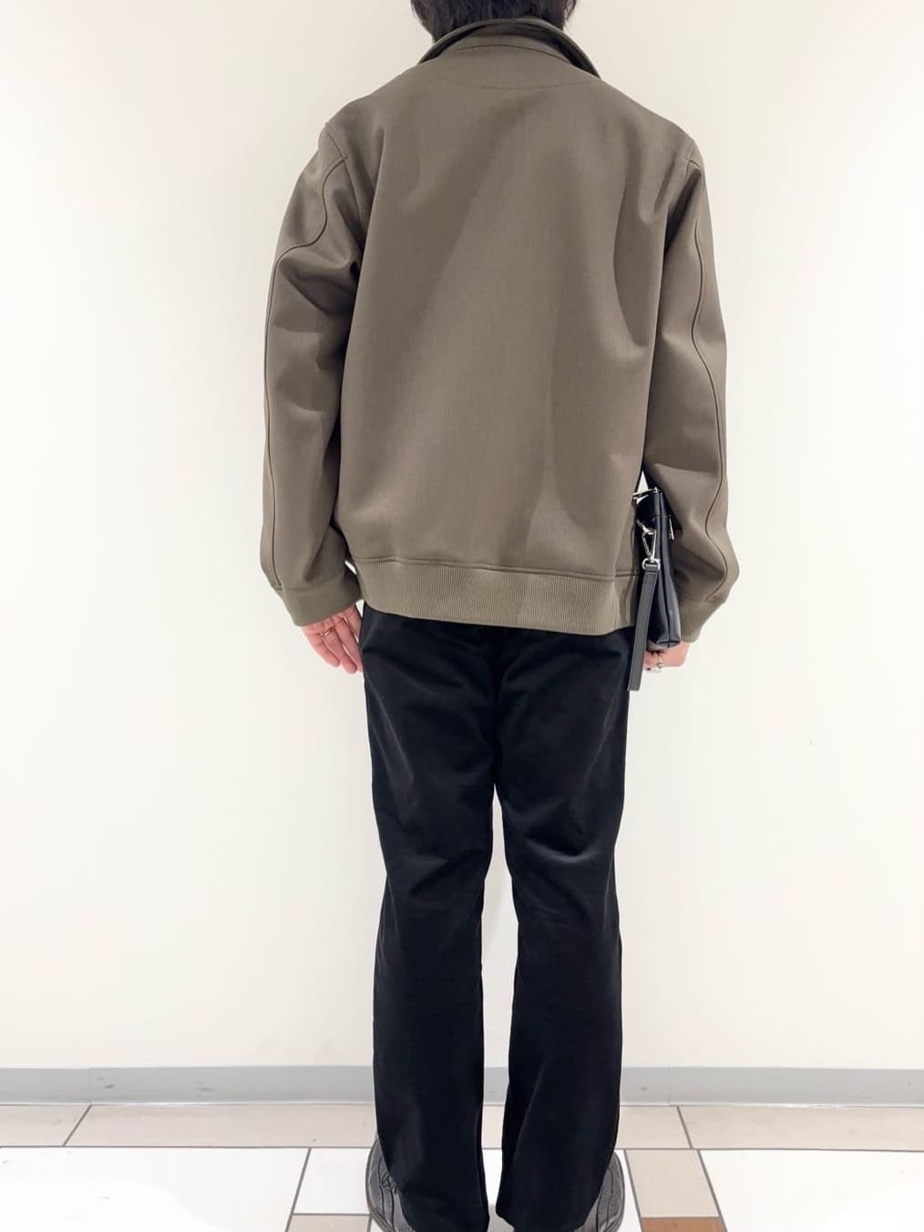 及川さんの「TAKEO KIKUCHI｜【JUST ONE LAYER】ダウンファブリック ジップアップ リブ ブルゾン」を使ったコーディネート