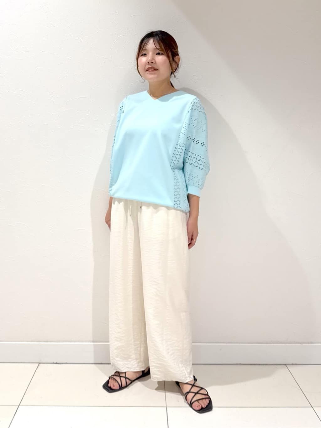 YUUKIさんの「INDIVI｜【洗える／UVケア／SETUP可能】ドロストワイドパンツ」を使ったコーディネート
