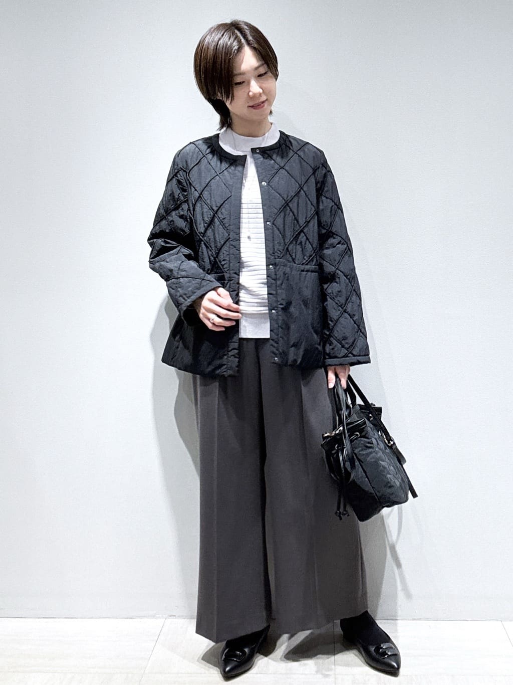 まちこさんの「Reflect｜【気軽な羽織に◎】中綿キルティングショートコート」を使ったコーディネート