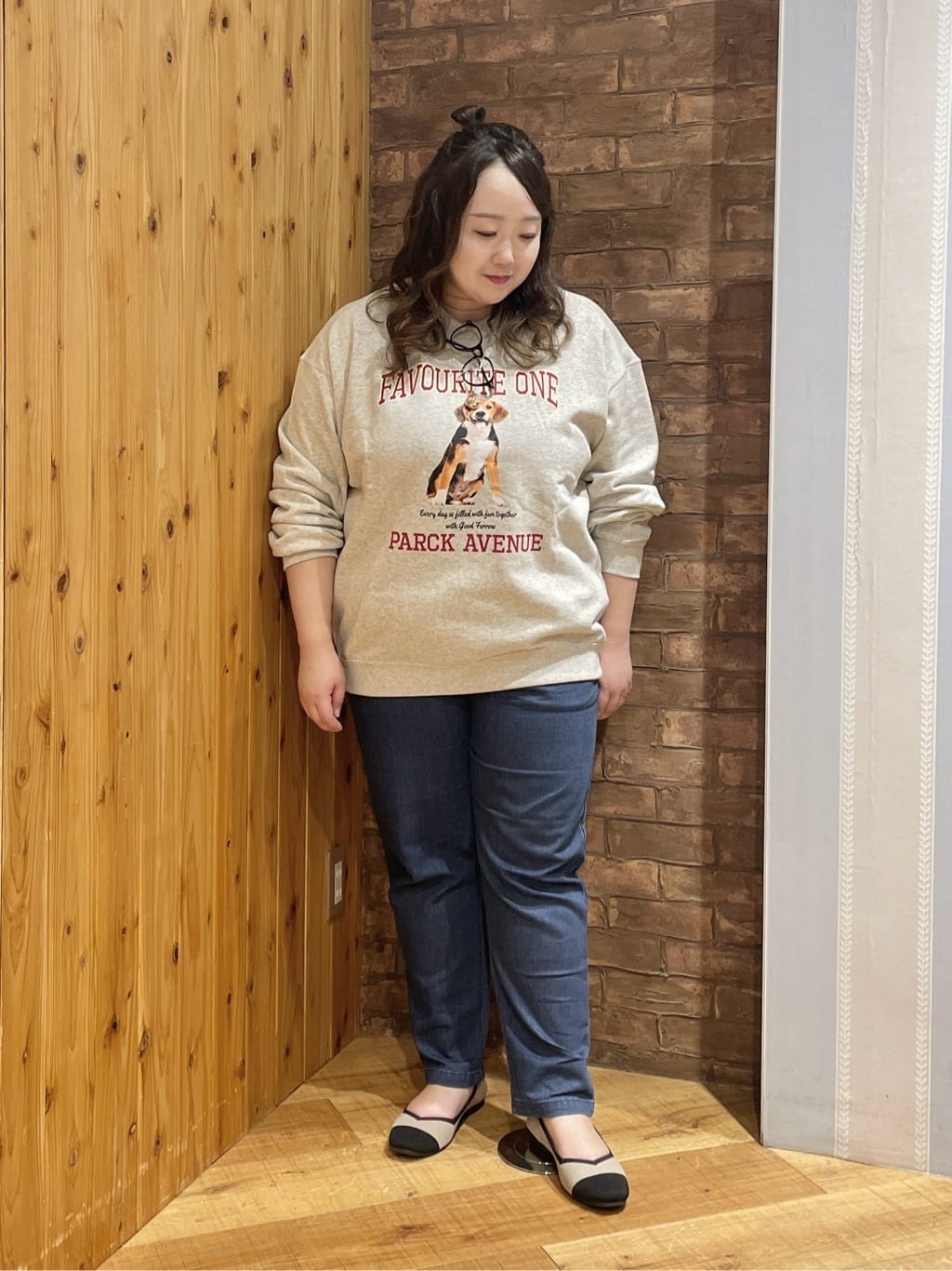 Risaさんの「SHOO･LA･RUE｜【高レビュー/SS-LL/美脚シルエット】自然に体型カバー イージーデニム テーパードパンツ」を使ったコーディネート