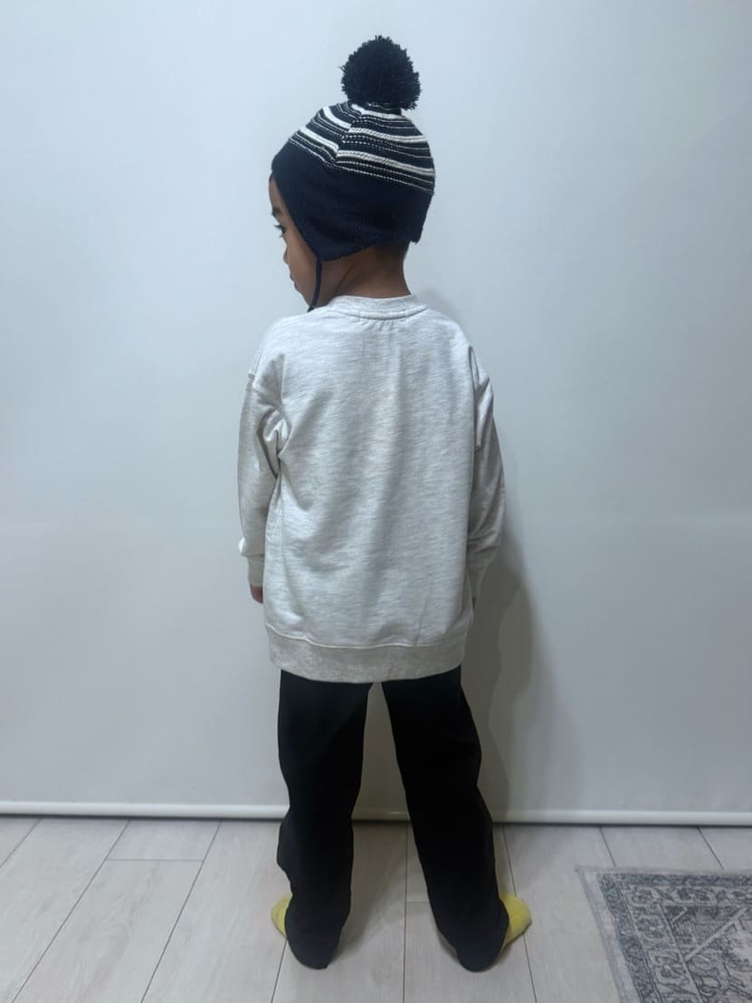 chさんの「THE SHOP TK｜【110－160/3柄&times;2色】ミニ裏毛ロゴプルオーバー」を使ったコーディネート