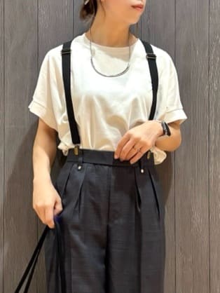 meiさんの「SHOO･LA･RUE｜【S-LL/汗ジミ軽減/ひんやり/UV】体型カバーに タック入りドルマントップス」を使ったコーディネート